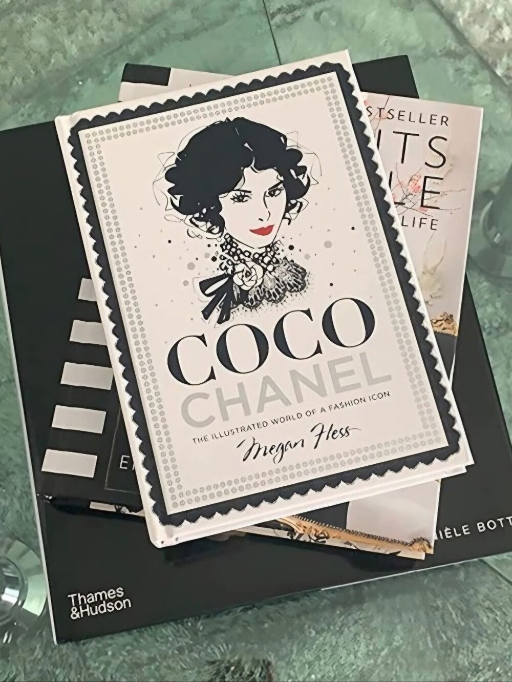 CHANEL Book Illustrated Cover BOOK Table — Black, White, Cream